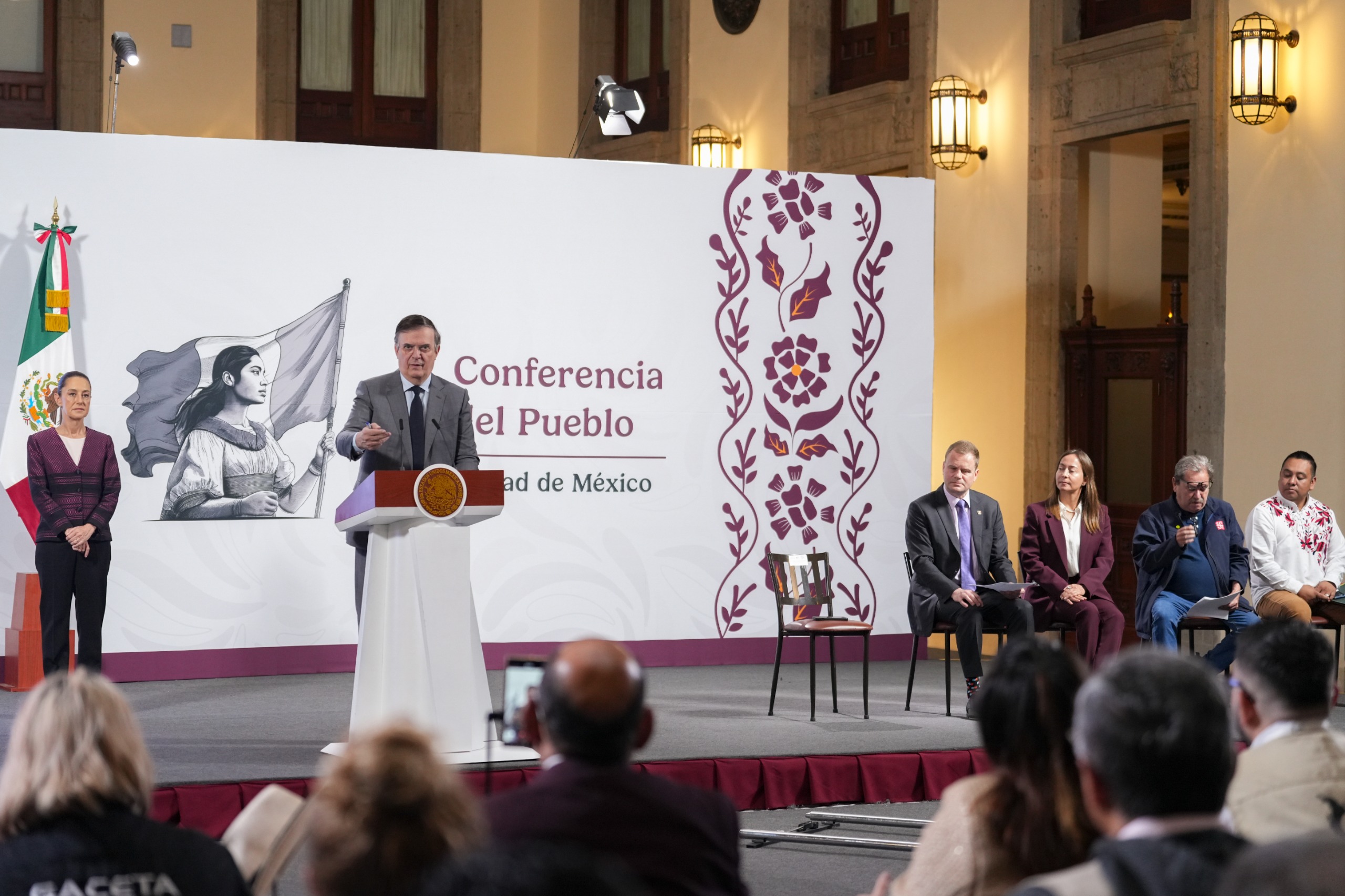 Ebrard anuncia inversión Unilever