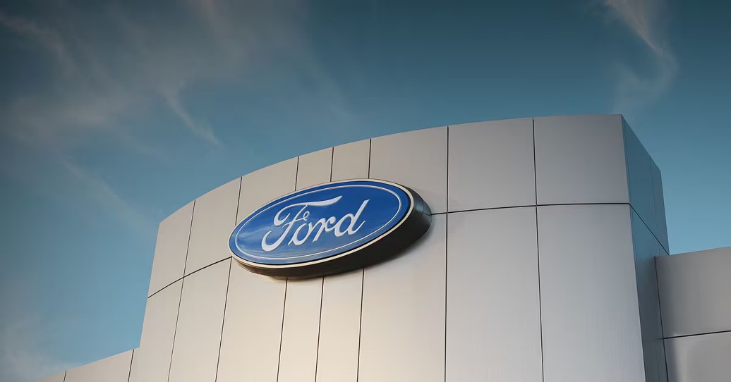 Ford se suma a empresas afectadas por aranceles de Trump