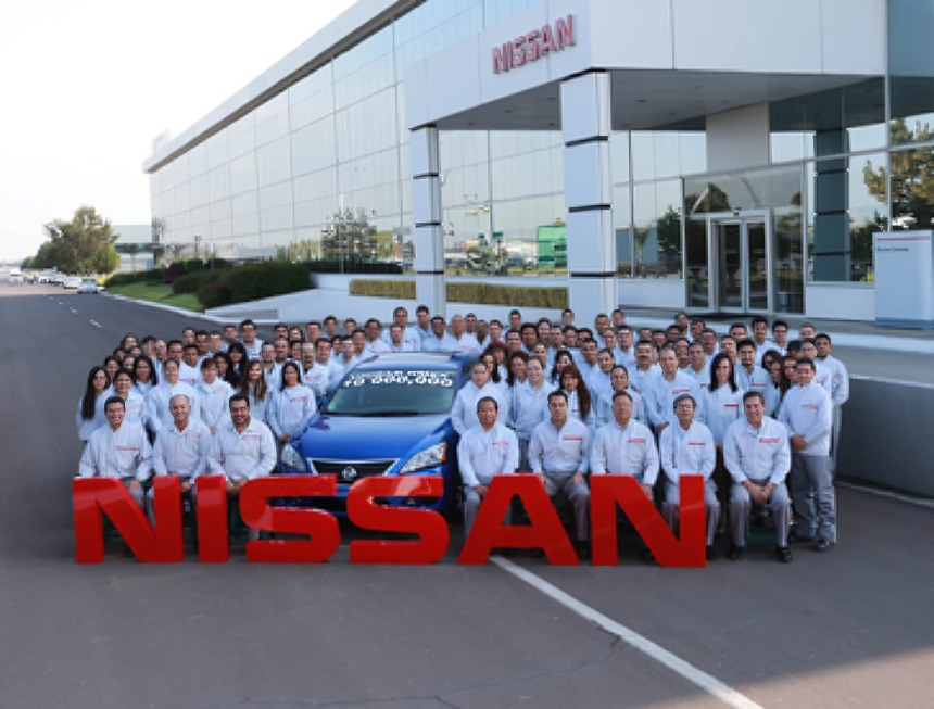 Nissan analiza recortar plantilla por todo el mundo