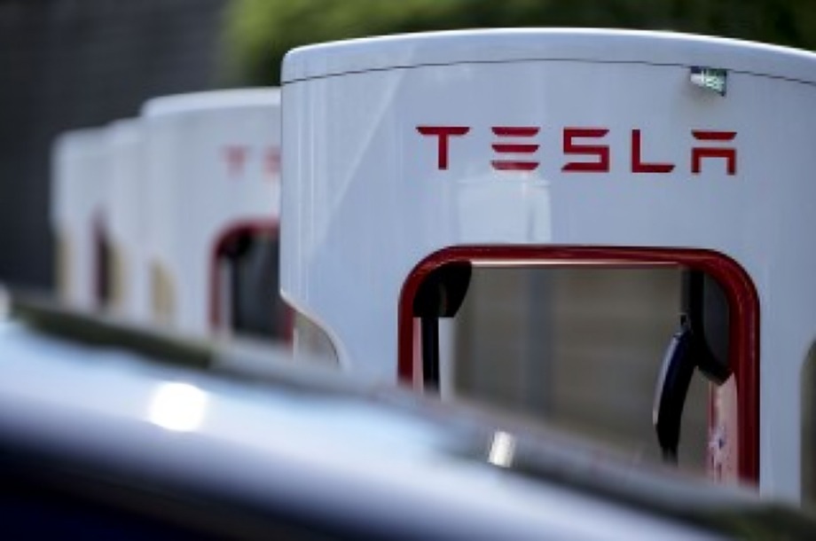 Tesla presenta colapso en ventas e ingresos