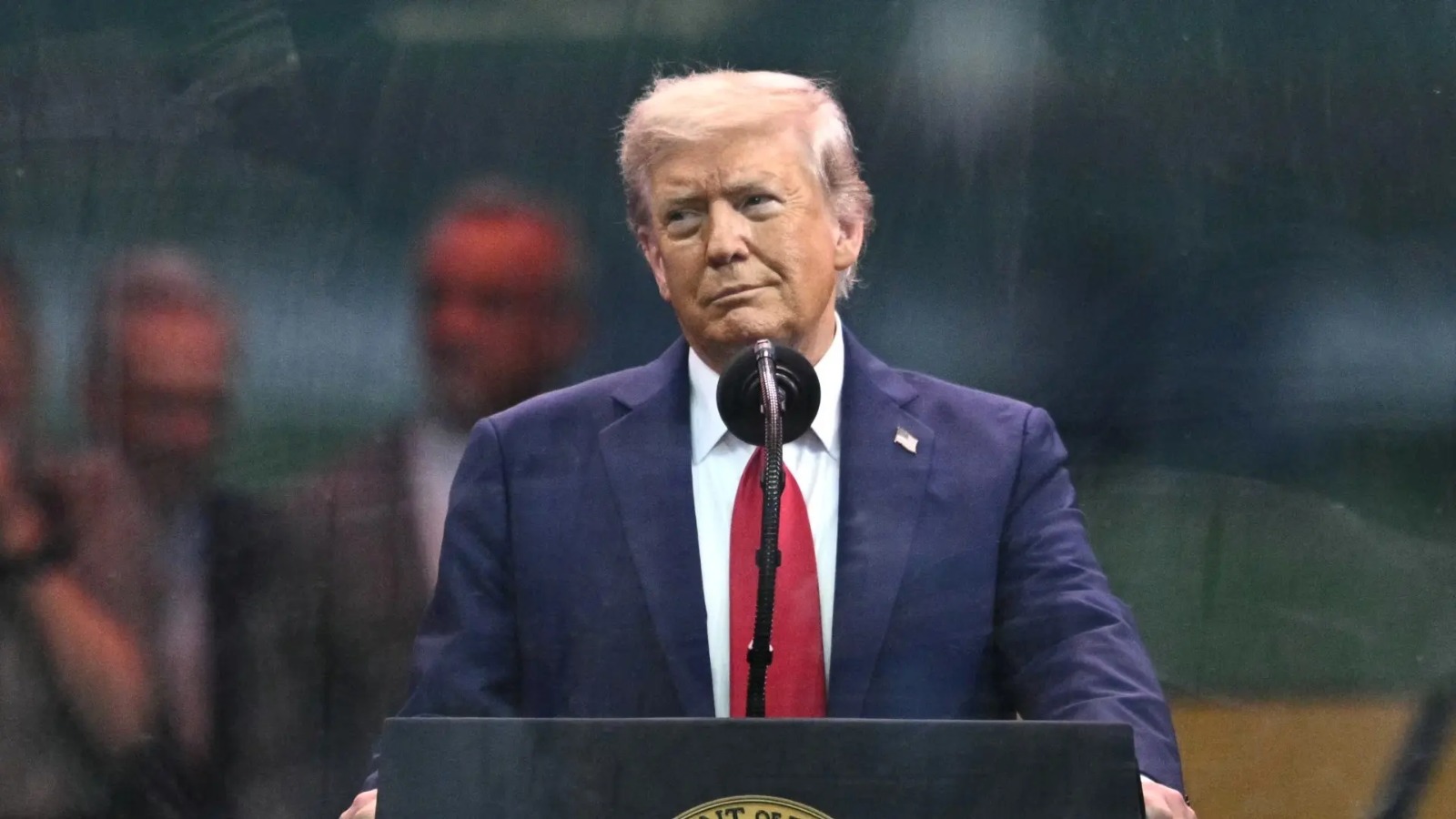 Administración de Trump planea nuevo veto migratorio contra más países