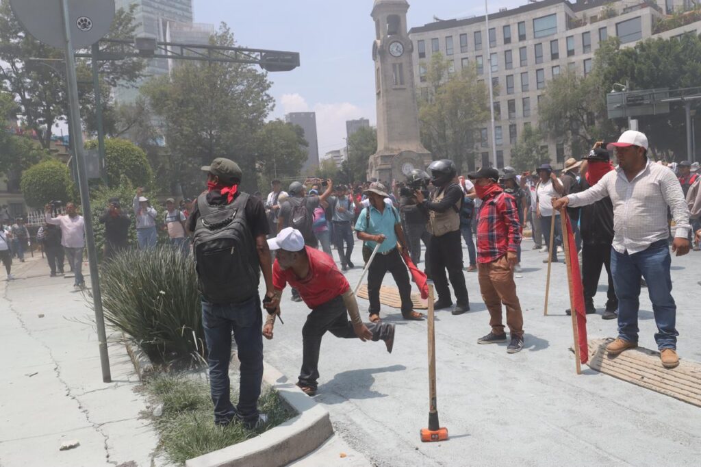 Manifestantes Segob