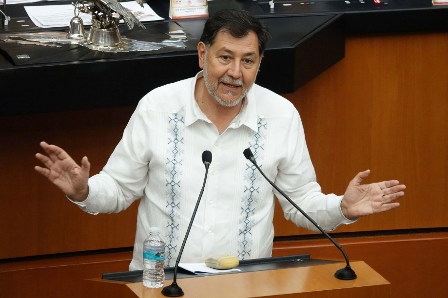 Noroña asegura que el Senado no pagó su viaje personal