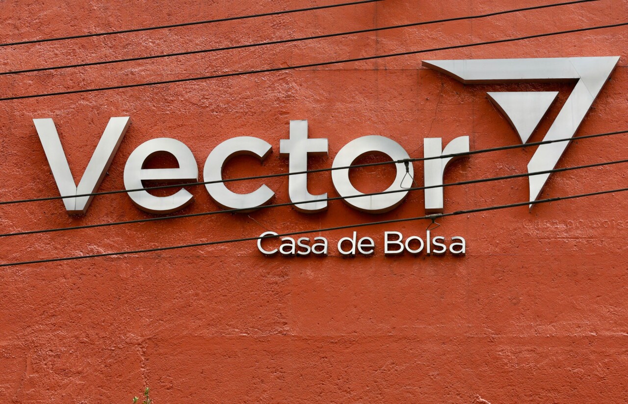 PAN presenta denuncia contra Vector por supuesto narcolavado