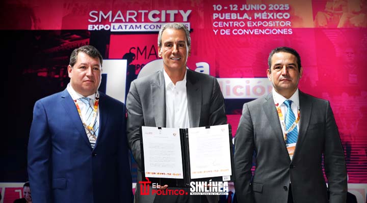 Pepe Chedraui firma carta intención Red SI4 Puebla en Smart City Latam 2025