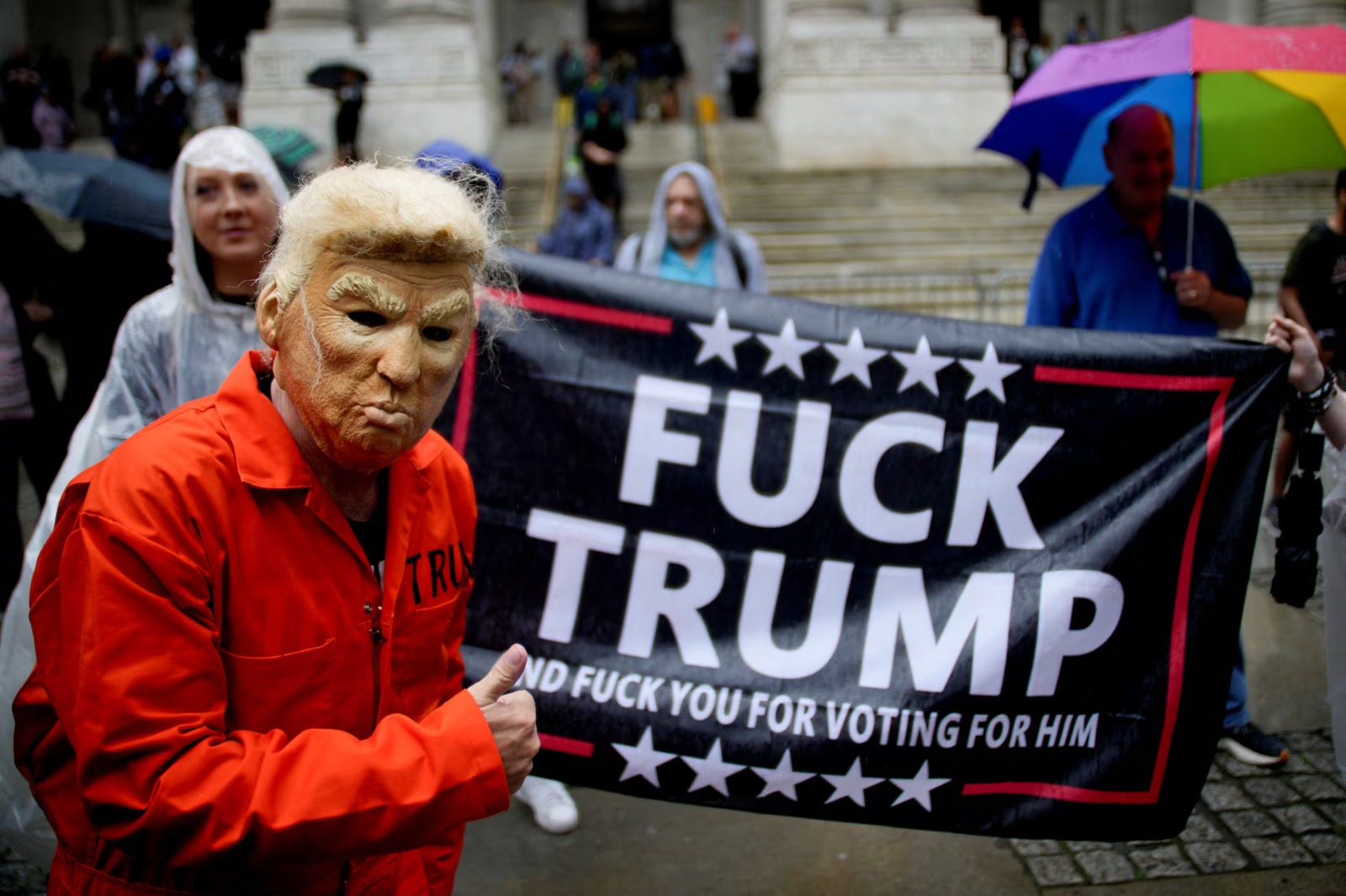 Protestan contra políticas derechistas de Trump