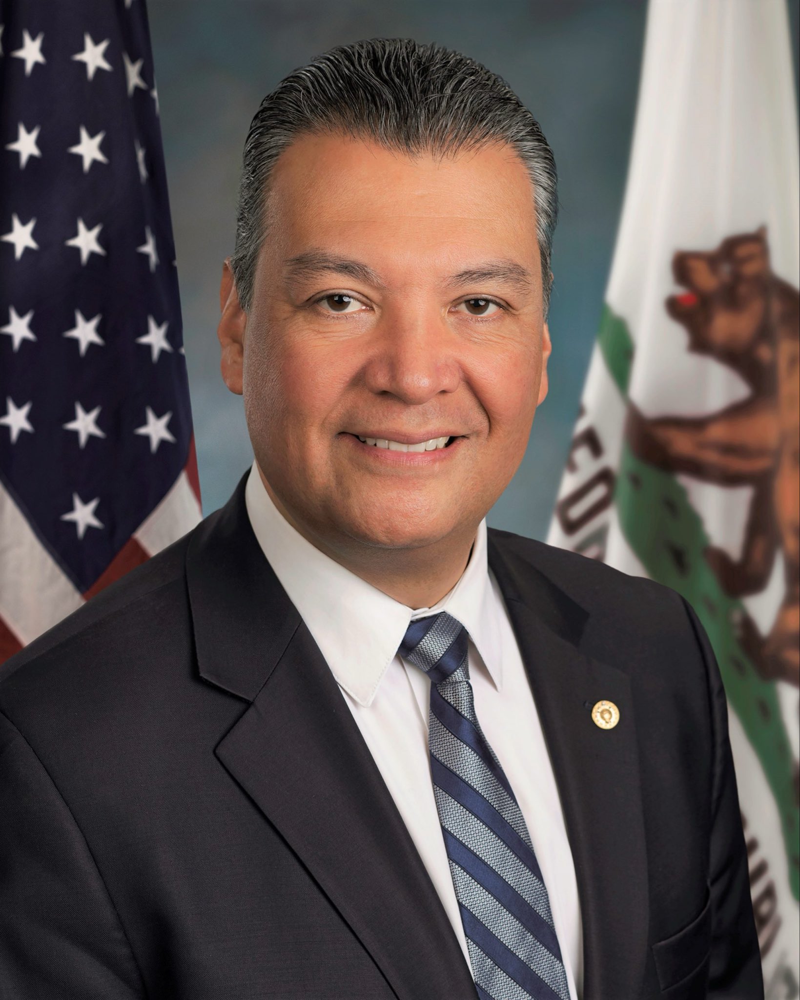 ¿Quién es Alex Padilla?