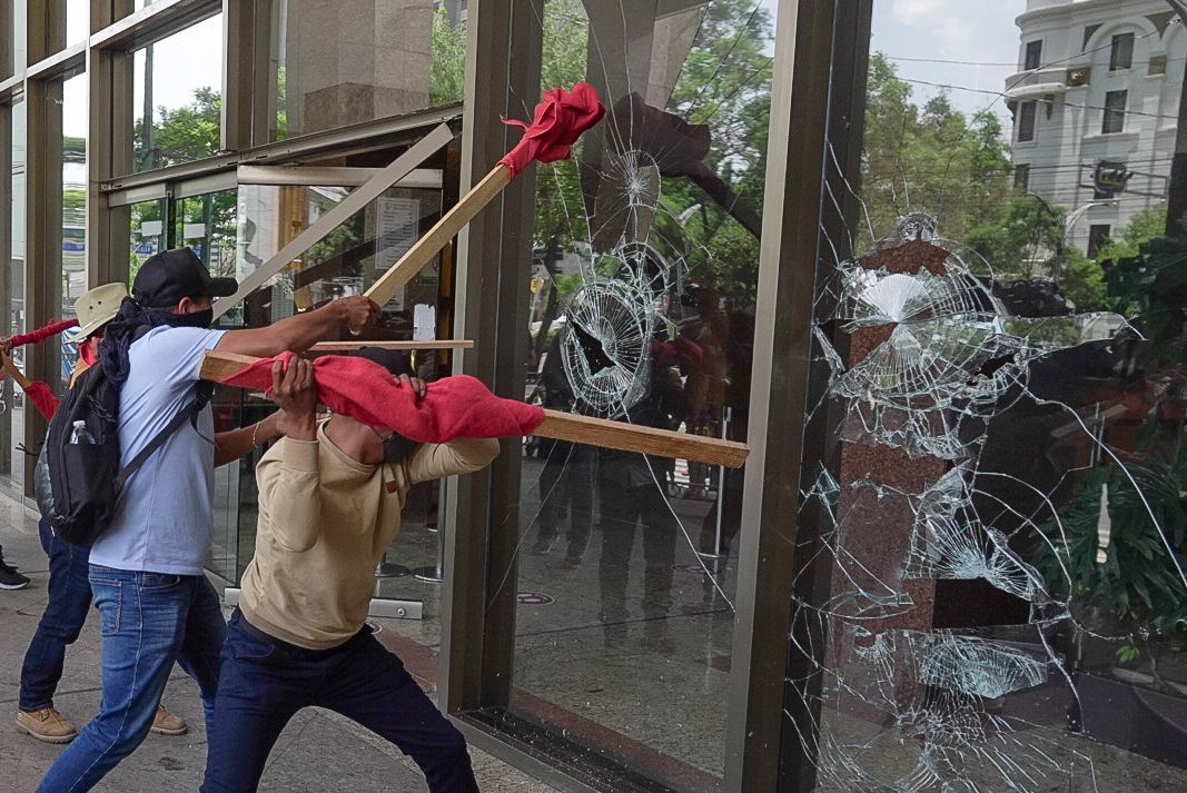 Segob reprueba destrozos de integrantes de la CNTE en CDMX