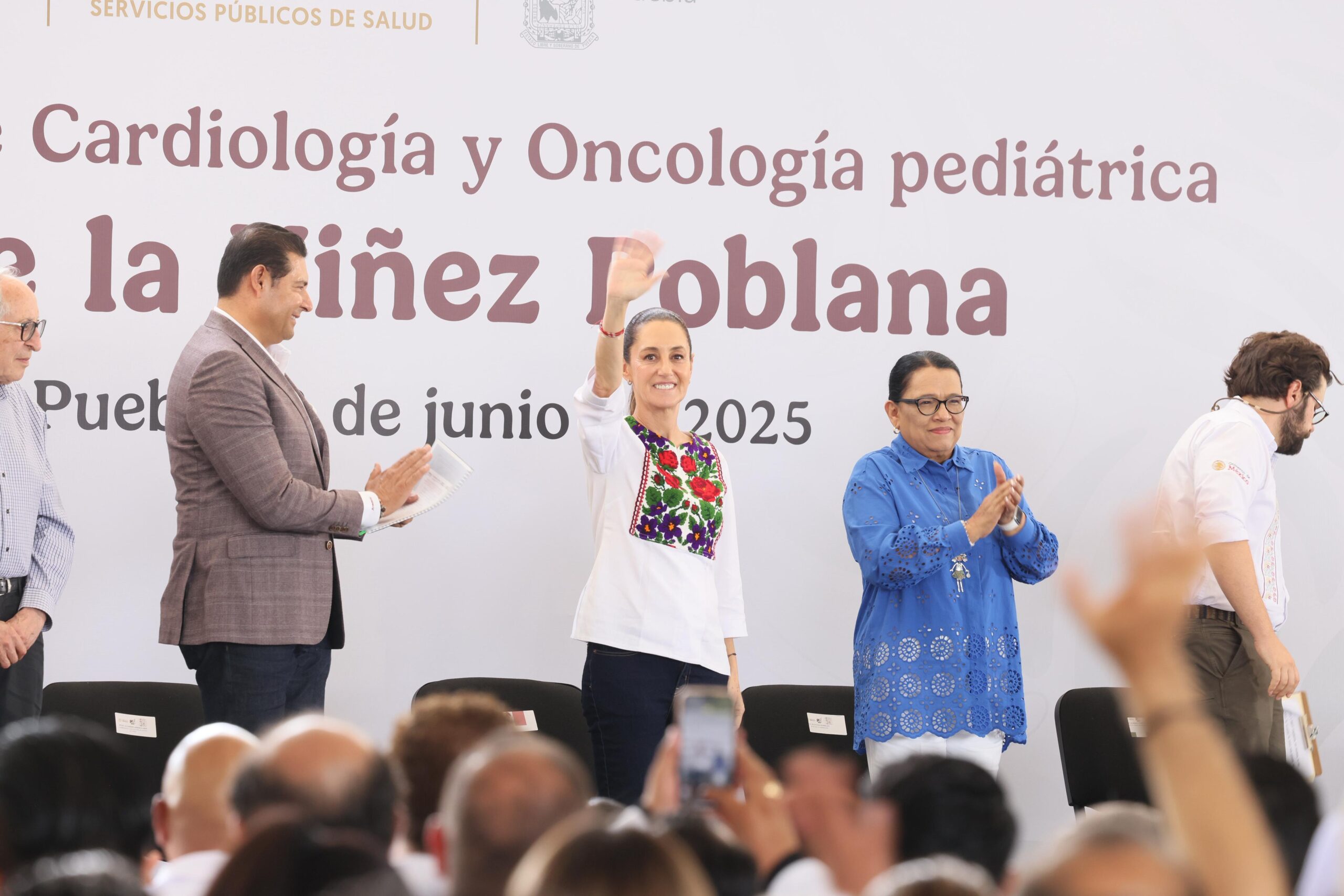 Sheinbaum y Armenta en Puebla