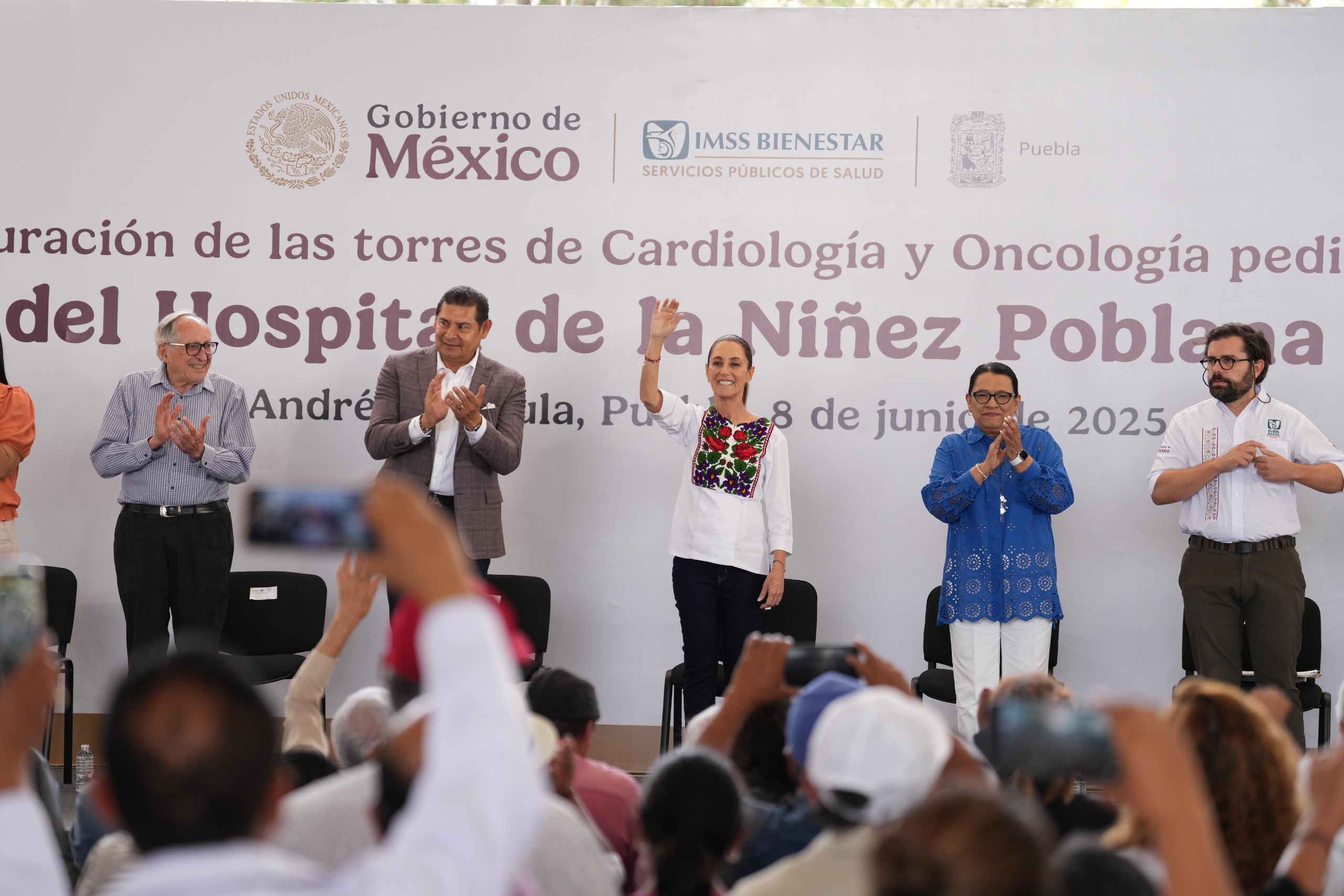 Sheinbaum y Armenta hospital en Puebla