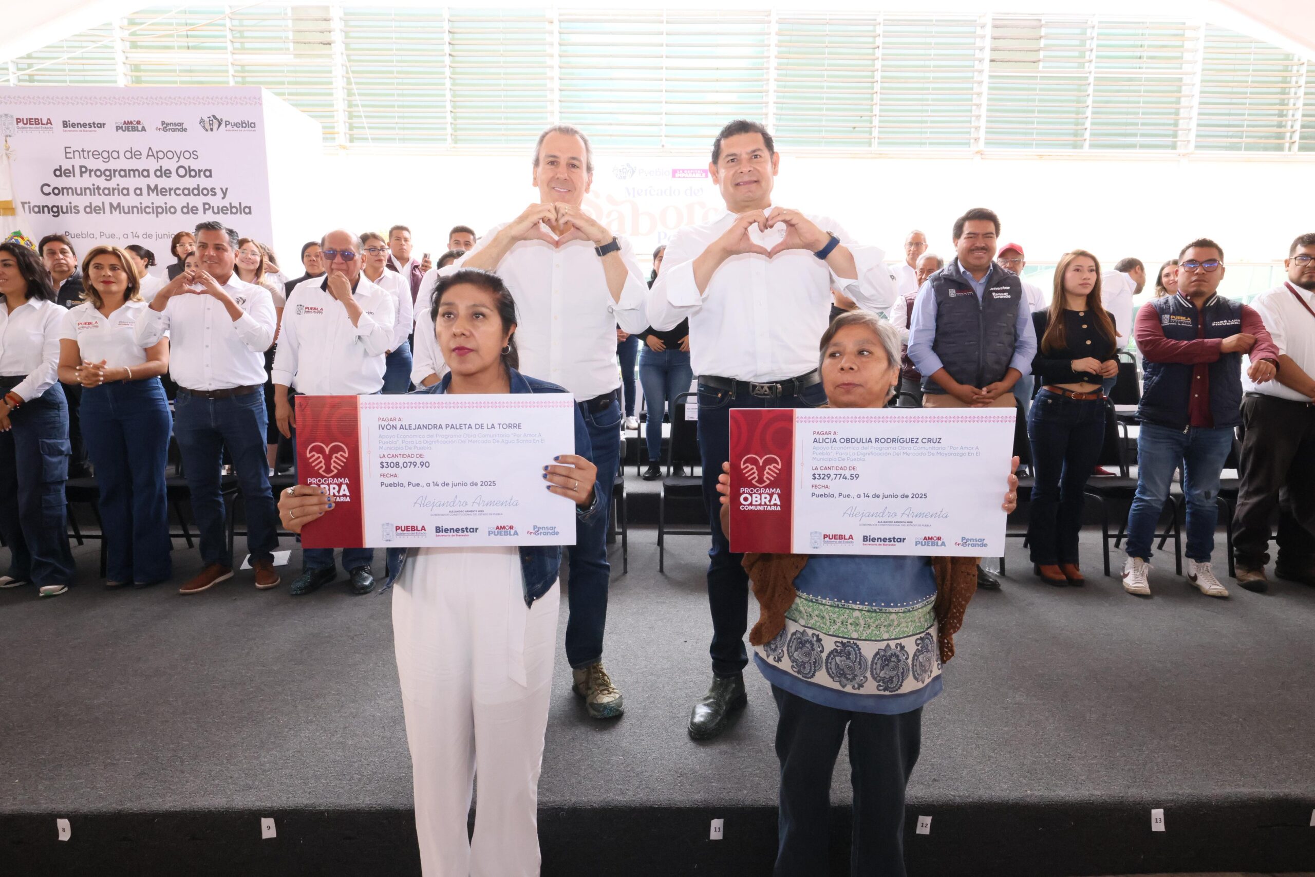 Tianguis y mercados de Puebla recibirán inversión millonaria: Armenta