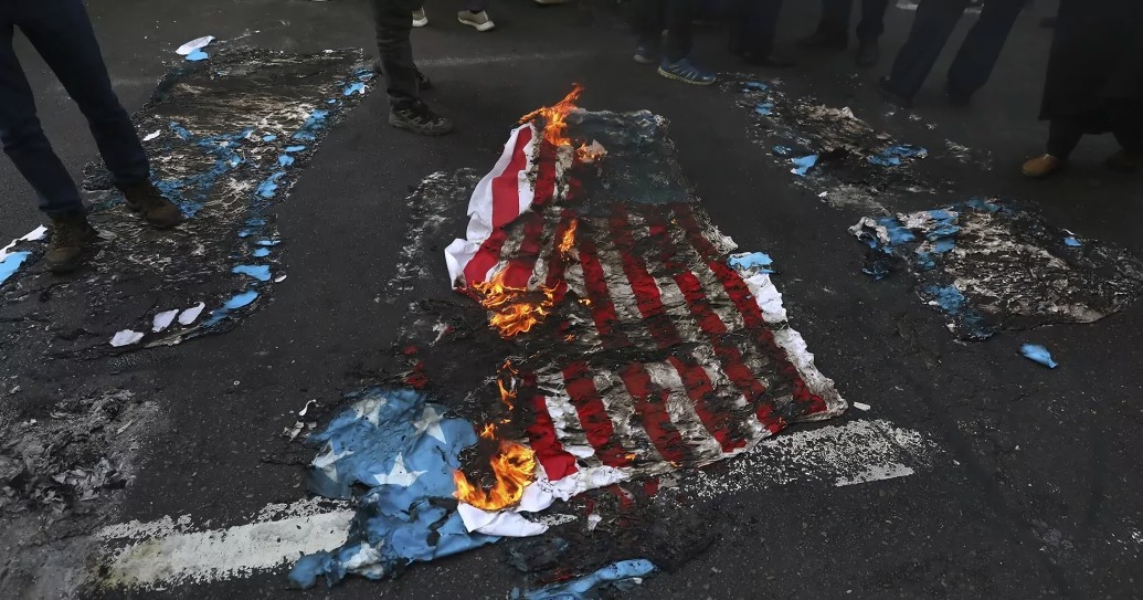 Trump acusa invación extranjera por protestas en Los Ángeles