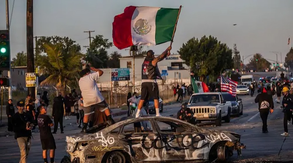 Trump critica banderas extranjeras en protestas de Los Ángeles