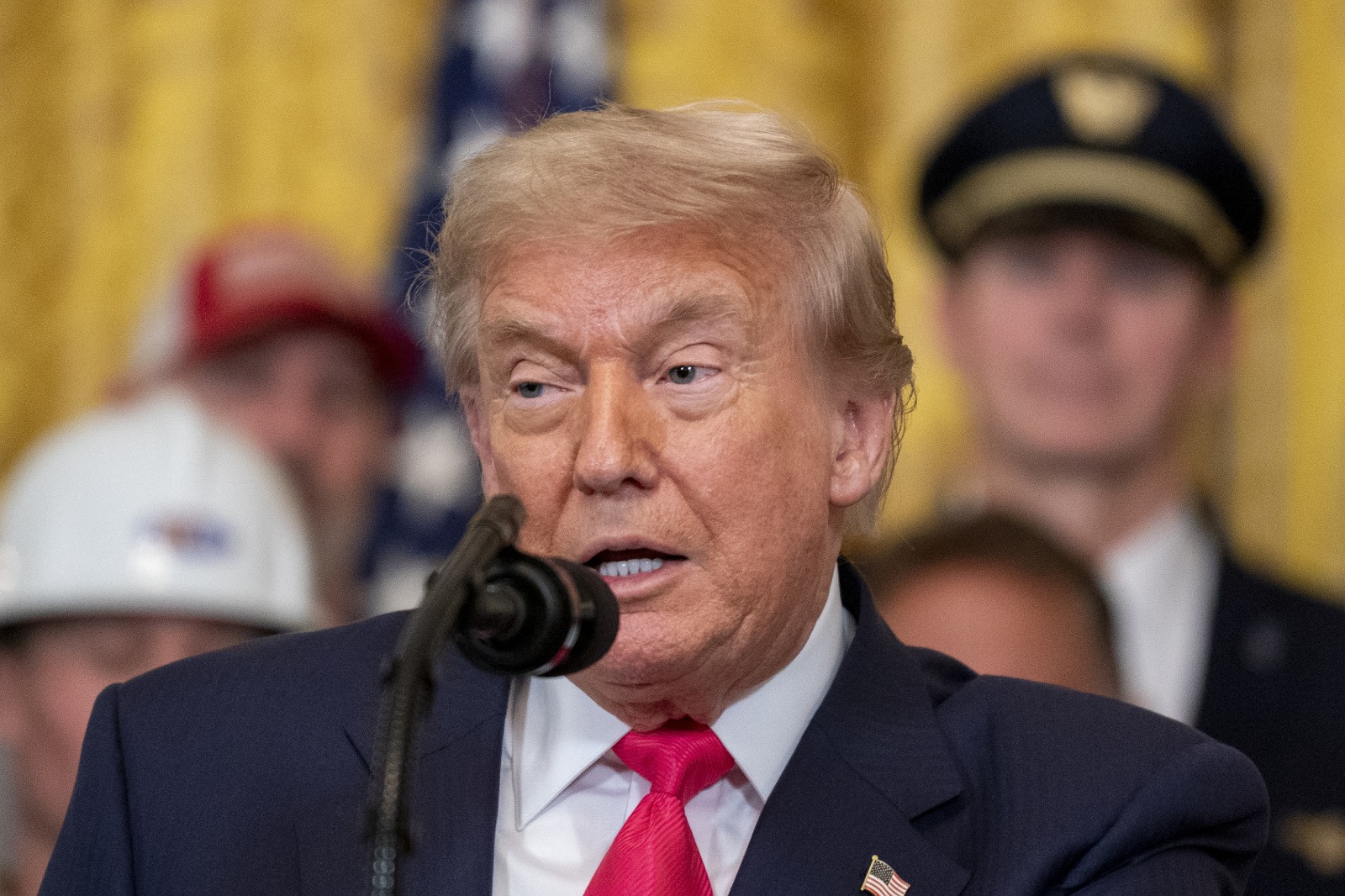 Trump rompe relaciones con Canadá