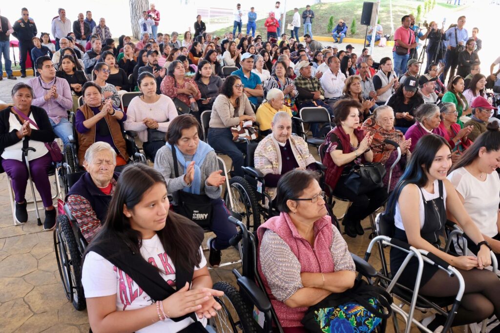 Asistentes a evento del CRI