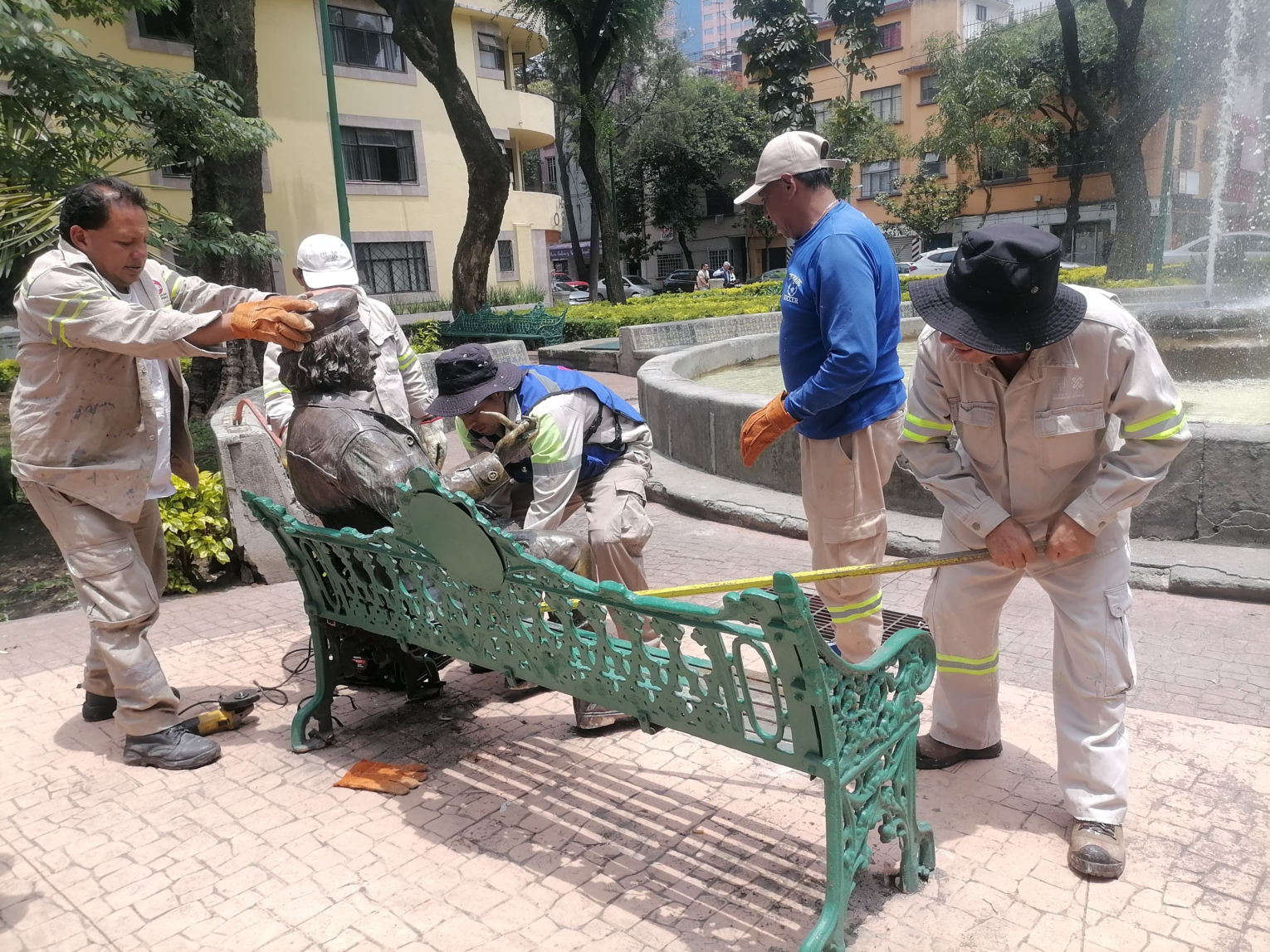Remoción de estatuas del Che y Fidel 