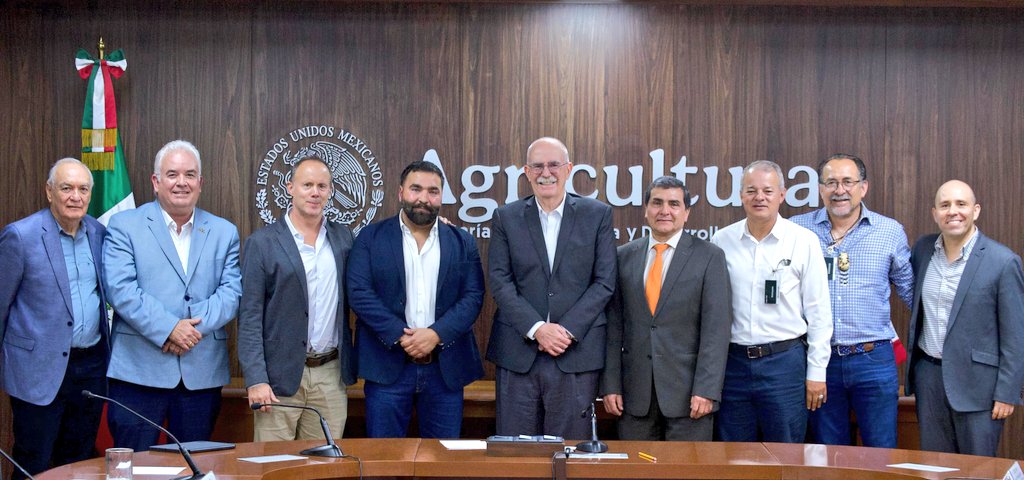 Sader y productores de jitomate acuerdan plan ante aranceles