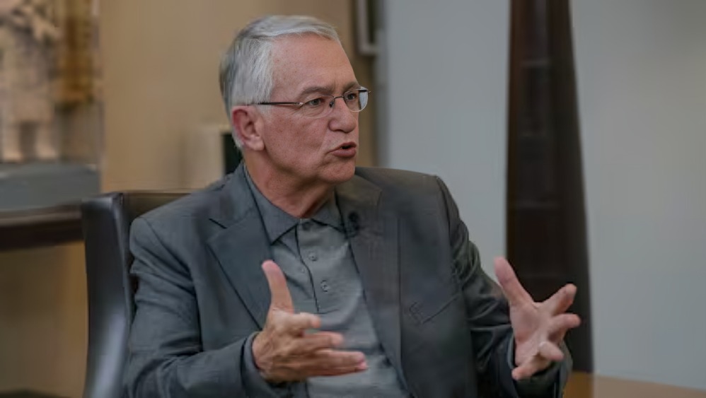 Salinas Pliego lanza comentarios misóginos contra columnistas