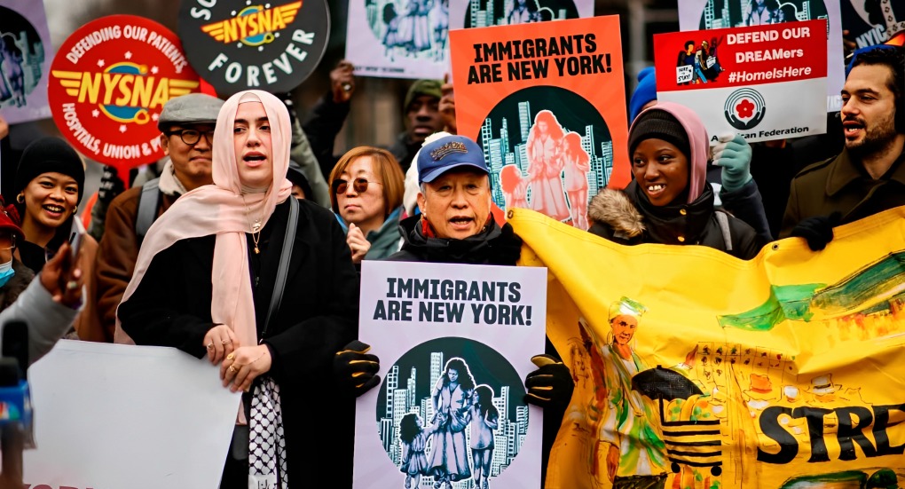 Trumo critica aa NYC por proteger a migrantes con ciudad santuario