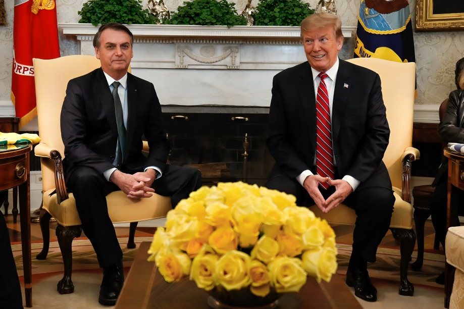Trumo sale en defensa de Jair Bolsonaro
