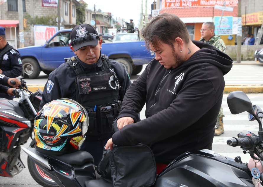 Armenta impulsa regulación de motos