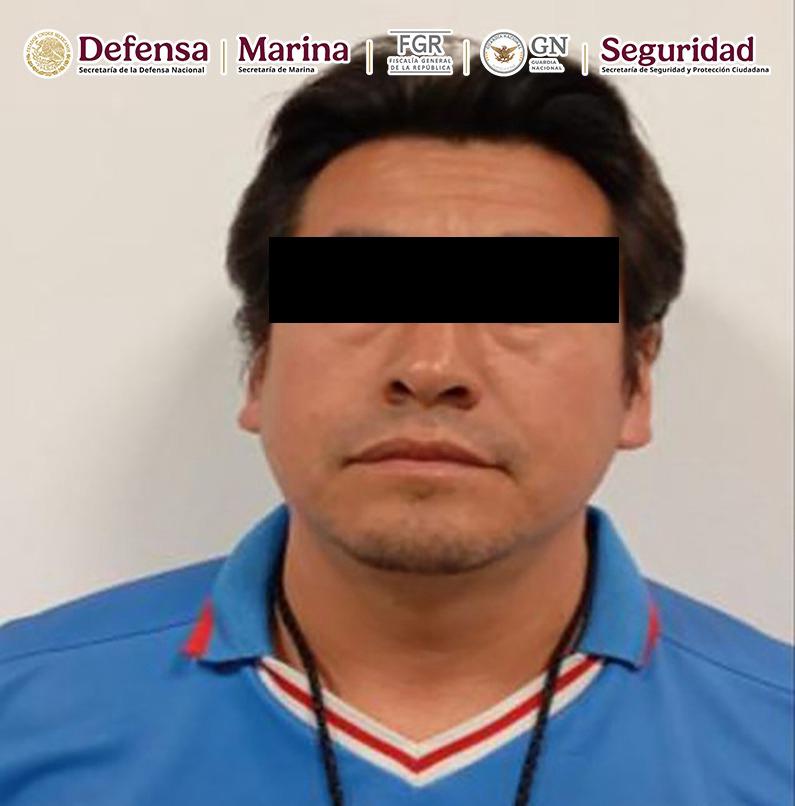 Arrestan Expolicías