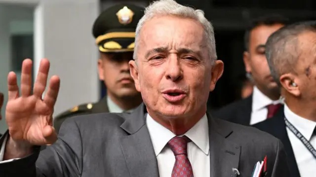 Conenda contra Álvaro Uribe