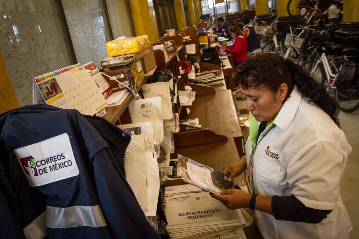 Correos de México suspende de forma temporal envíos a EU
