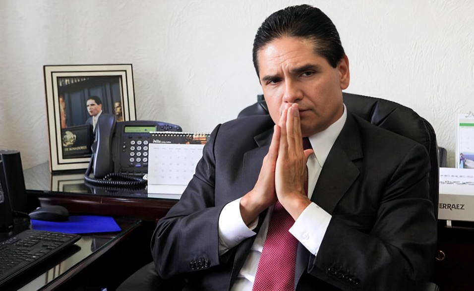 ¿De qué se le acusa a Silvano Aureoles?