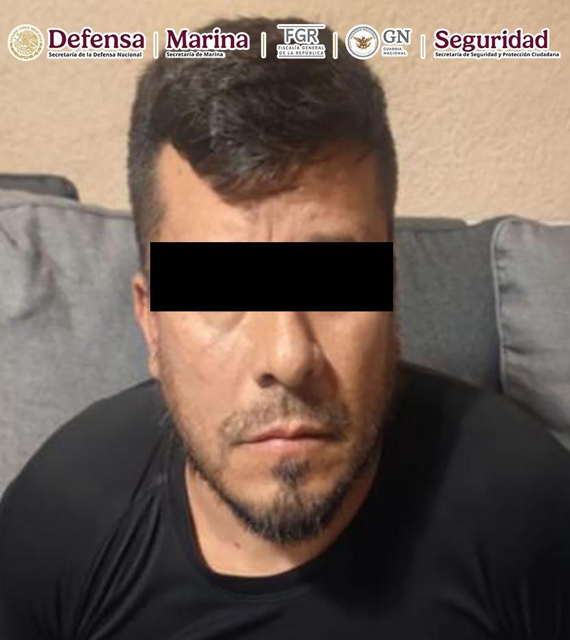 Detienen Expolicías