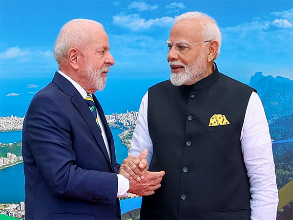 Lula da Silva conversa con su homólogo de la India