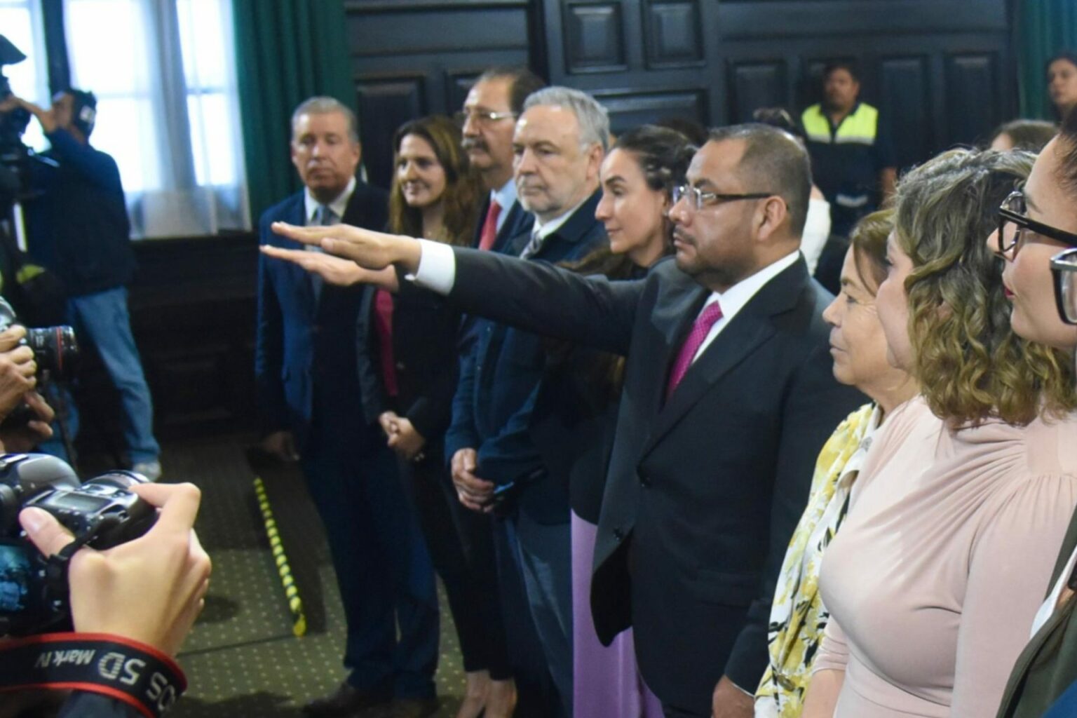 Reyes Colmenares asume UIF