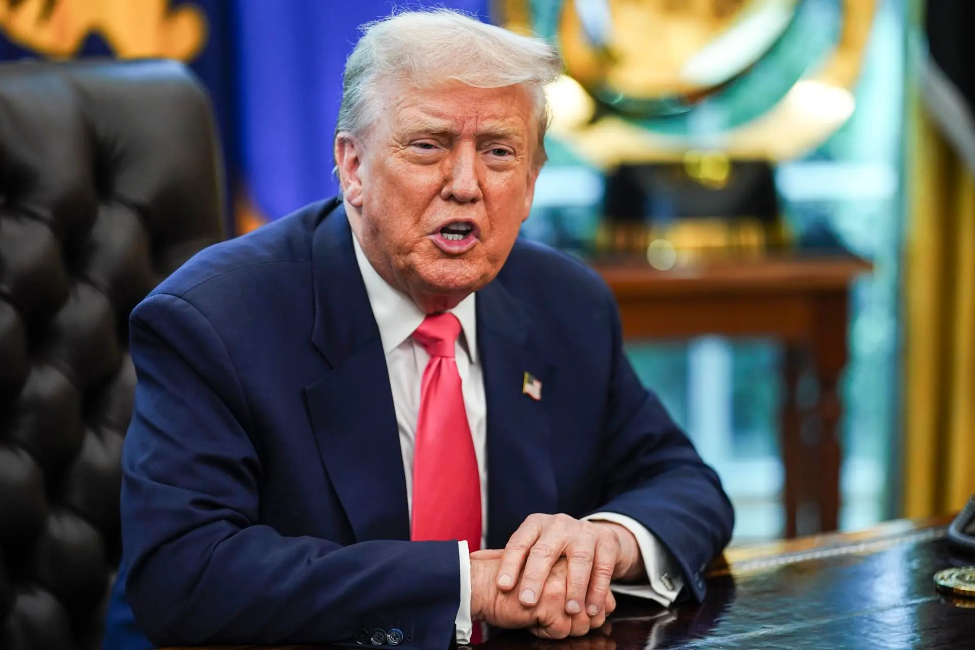 Trump arremete contra México y Canadá 