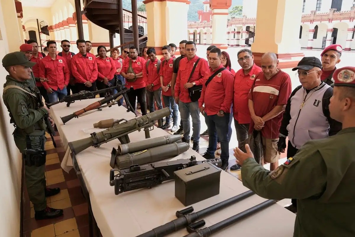 Venezolanos listos para defender a su país ante cualquier intento de invasión
