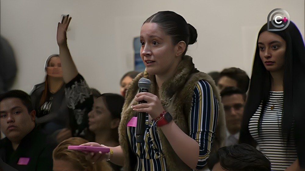 Así fue como una estudiante confrontó a Noroña