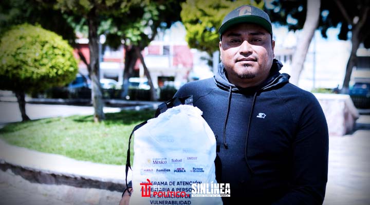 DIF municipal de Puebla entrega apoyos alimentarios en Azumiatla y Totimehuacan