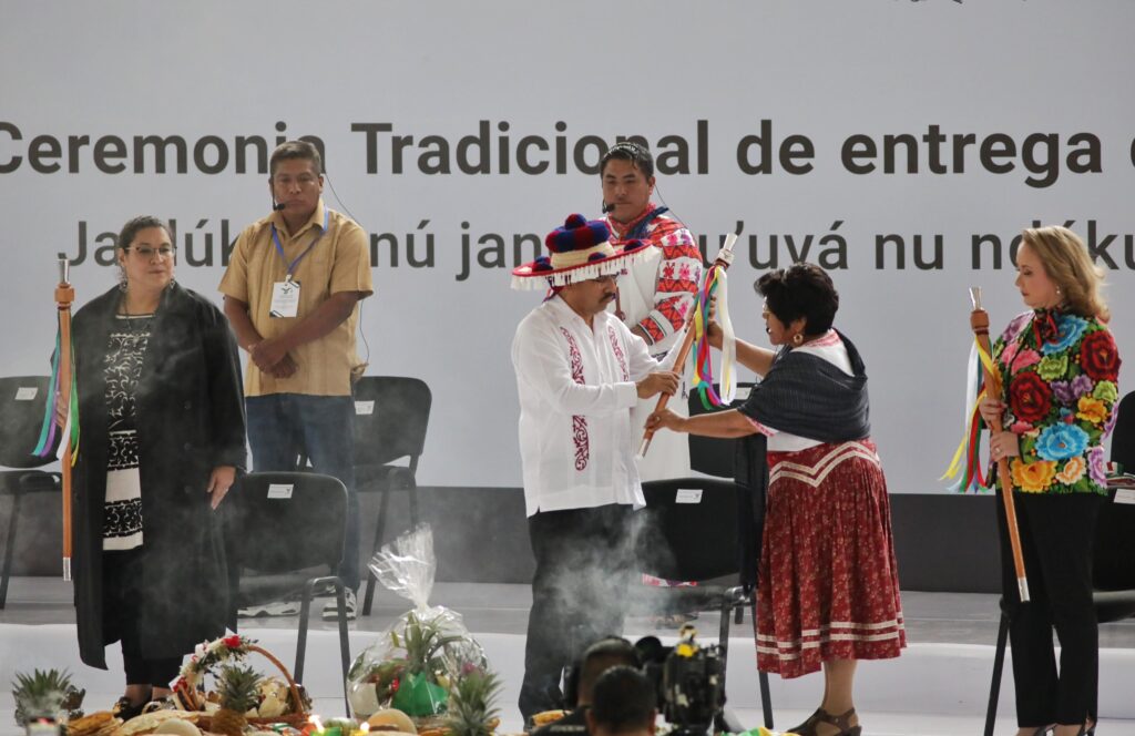 Entrega bastón de mando