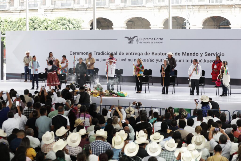 Entrega de bastón de mando a ministros
