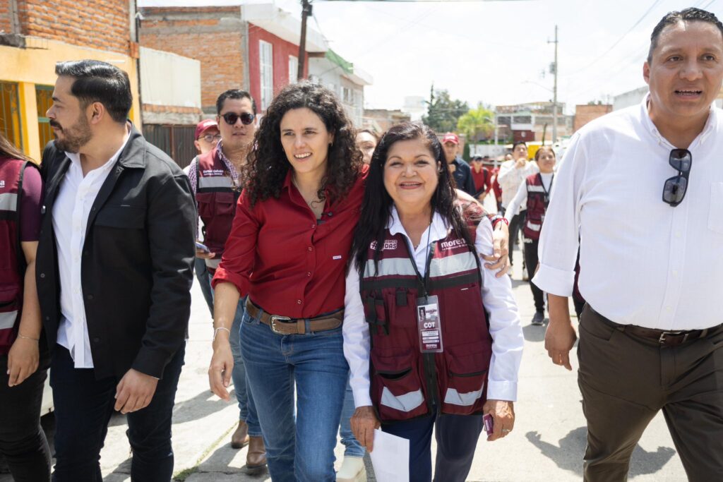 Luisa Alcalde en territorio