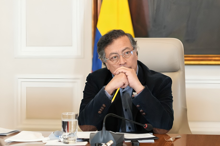 Petro se lanza contra Trump por el Caribe