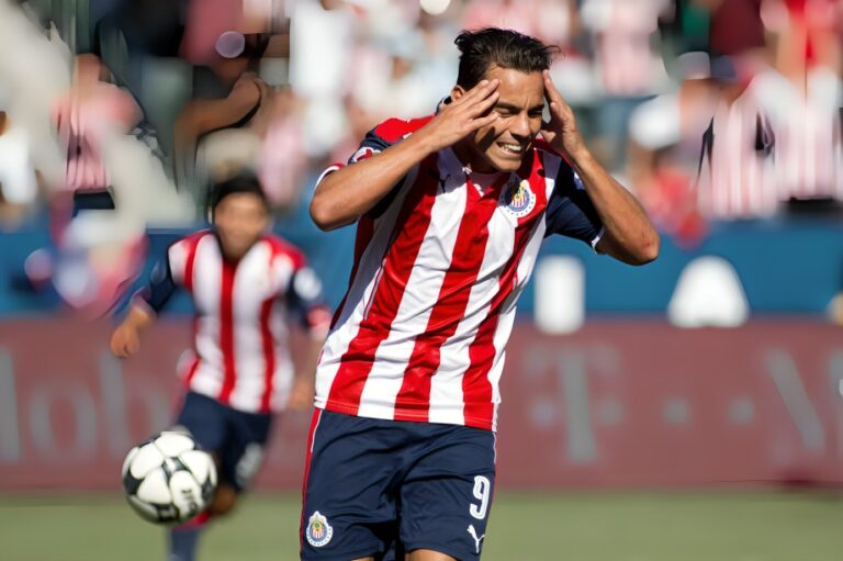 Omar Bravo en Chivas