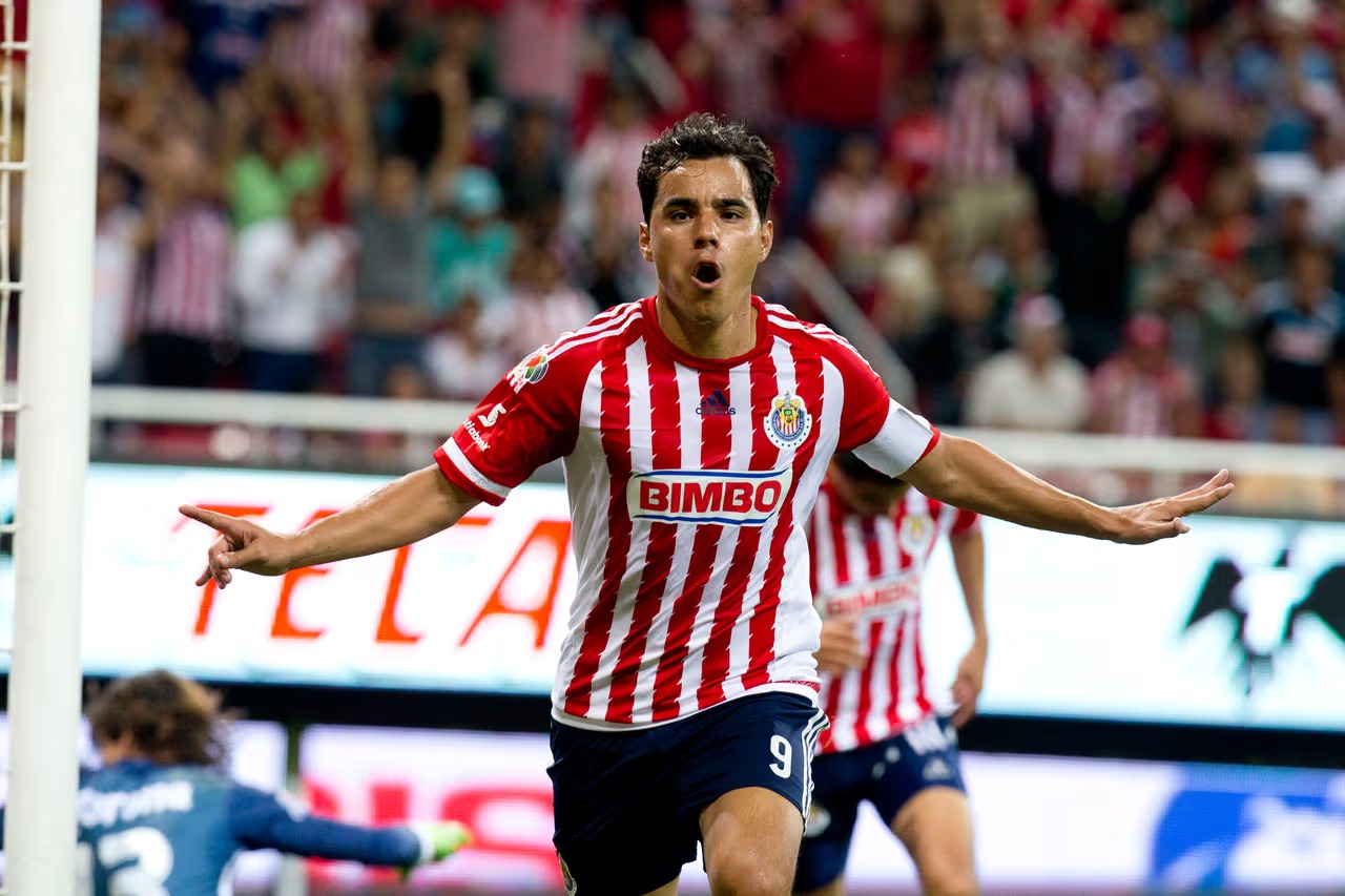 Imputan cargos contra Omar Bravo
