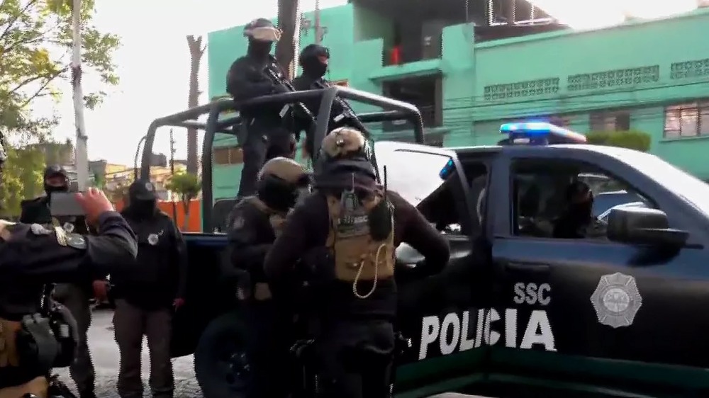 Policía
