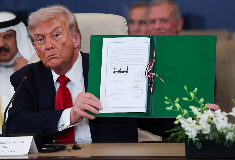 Trump firma acuerdo de paz con Egipto, Catar y Turquía