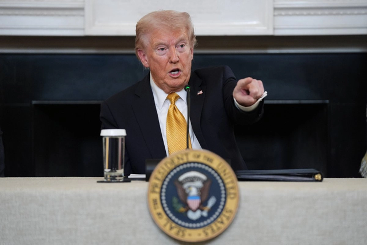 Trump lanza ataques navales 