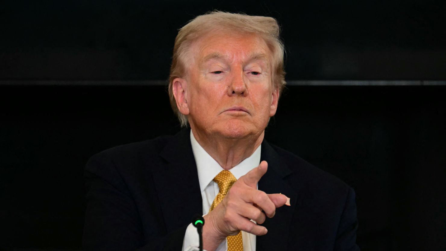 Trump rompe negociaciones con Canadá