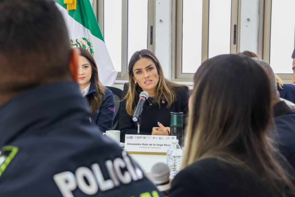 Alessandra Rojo critica marcha