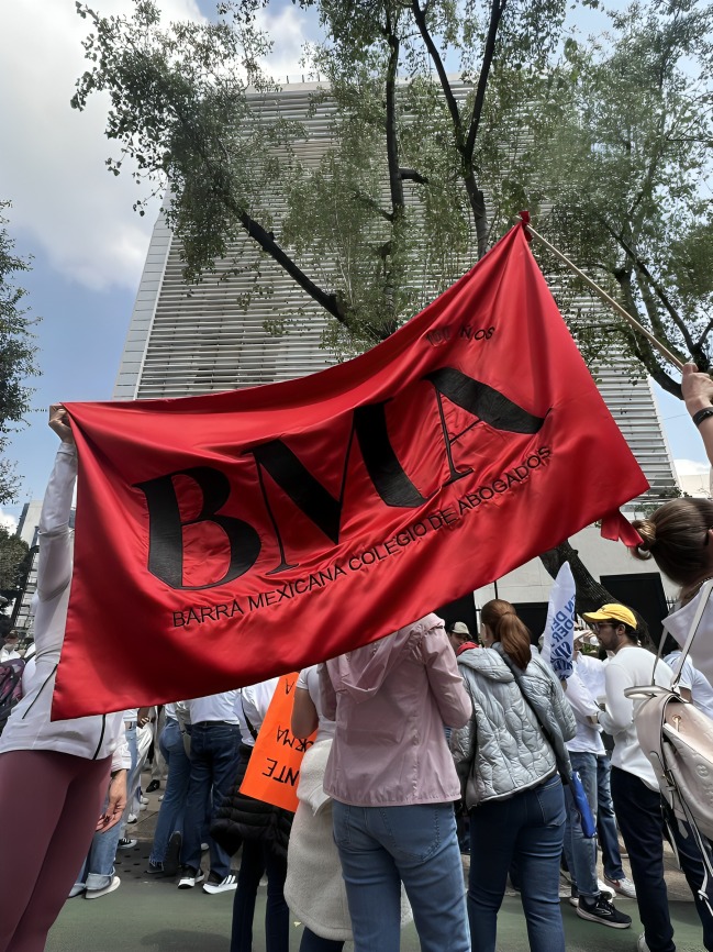 Colegio de Abogados condenan violencia en marcha de Gen Z