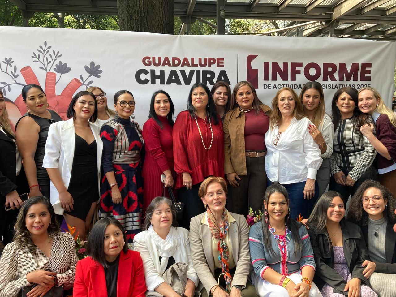Guadalupe Chavira rinde primer informe 