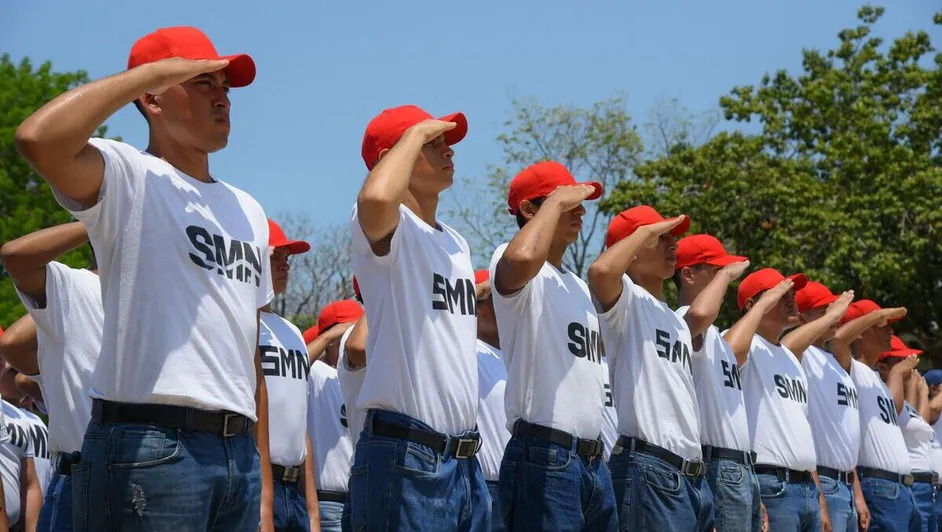 Jovenes en servicio militar